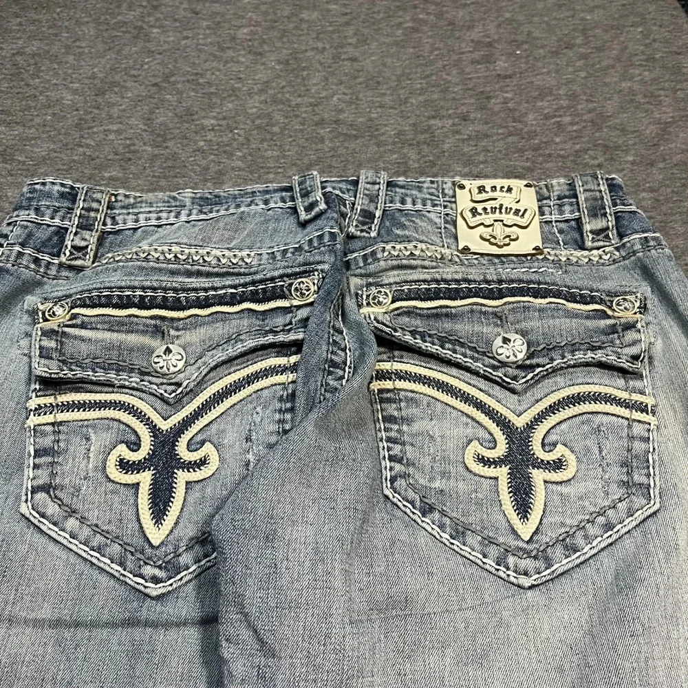 Rock Revival Sawyer Relaxed Straight Jeans Mens 34x31 LightWash Y2K Bootcut Blue